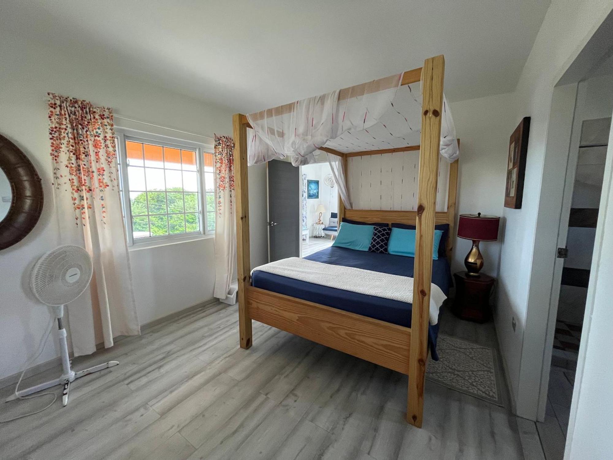 Waves Villa Guesthouse Kingstown Exterior photo