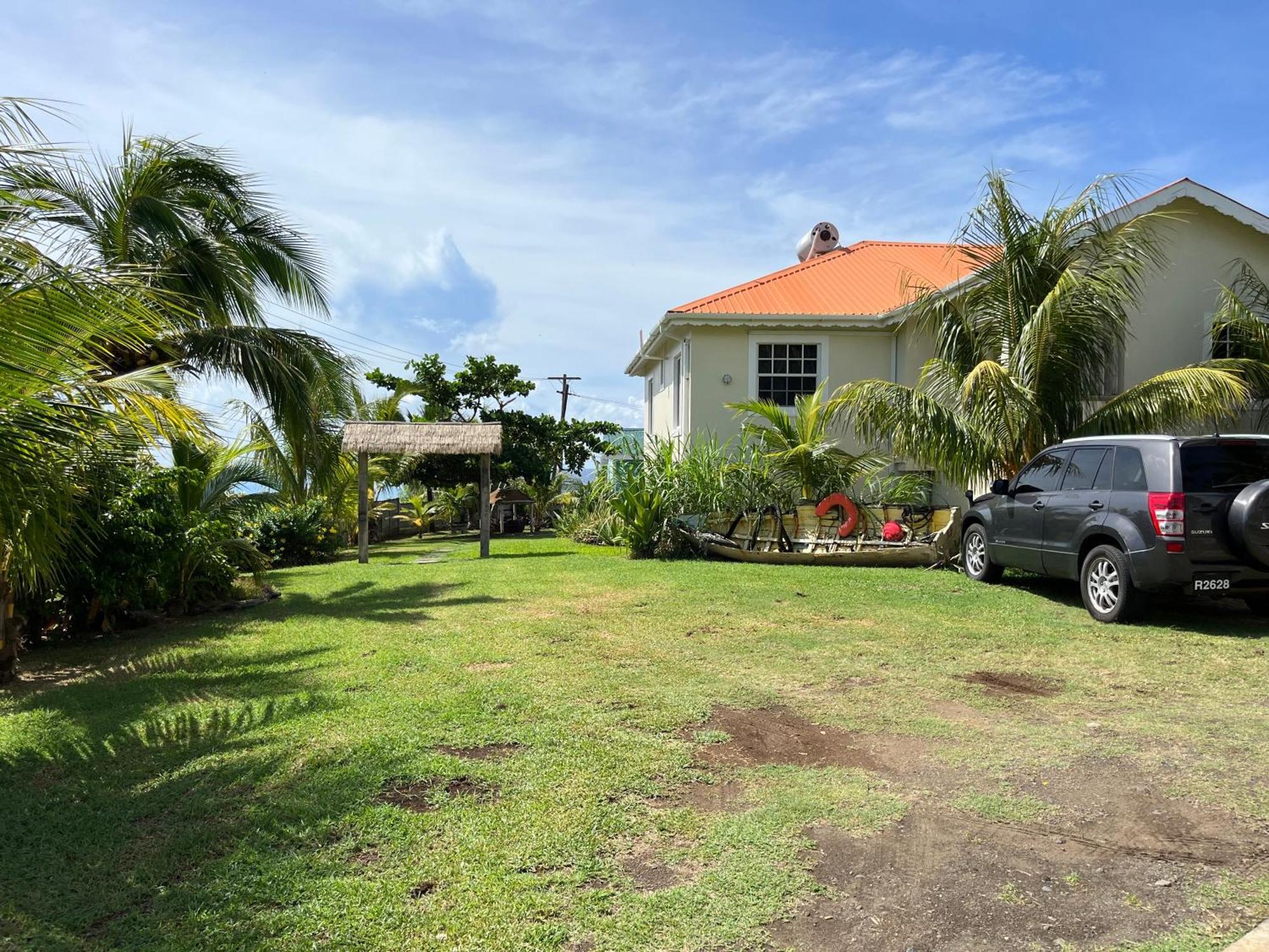 Waves Villa Guesthouse Kingstown Exterior photo