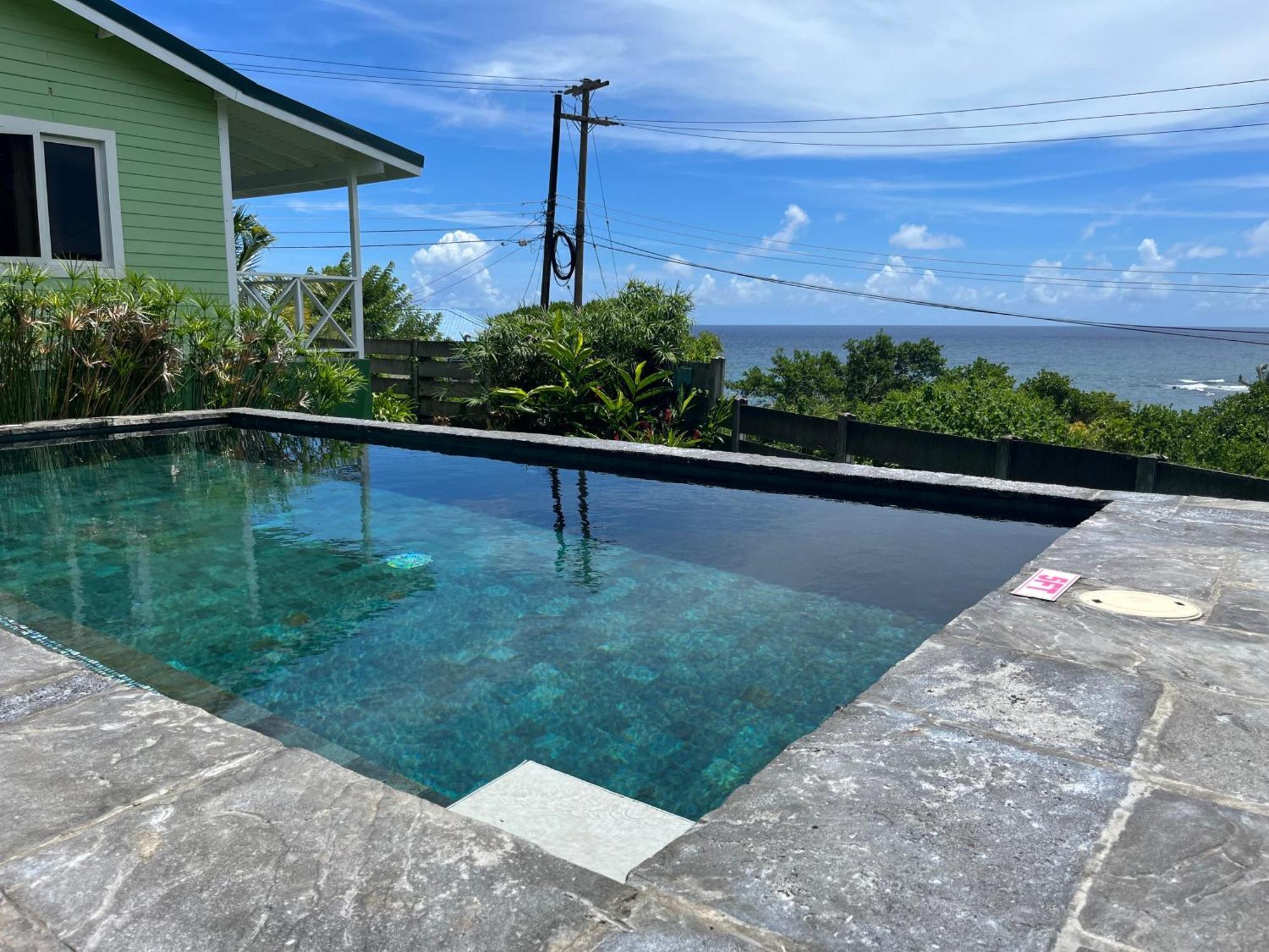 Waves Villa Guesthouse Kingstown Exterior photo